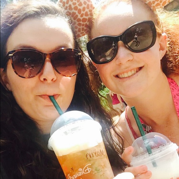 Meet Your Posher! - Picture 3 of 4